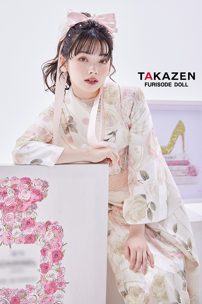 ヘップバーンシャネルカラー　白/ピンク　バラ/リボン柄　かわいい　スワロフスキー付き　レースインナー/ヒールコーデ　南琴奈　24001