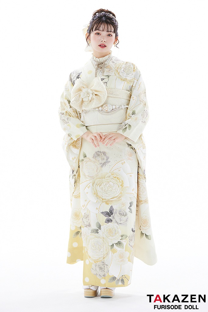 ヘップバーンシャネルカラー　黄色/クリーム　おしゃれな振袖　バラ/リボン柄　スワロフスキー付き　ブーツコーデ　レース小物コーデ　南琴奈　24006