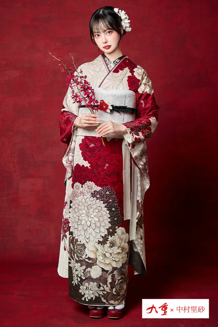 九重×中村里砂ブランド振袖ネットレンタル　白赤　菊柄　大柄　人気　きれいめ　華やか　大人っぽい　上品　古典　K1302