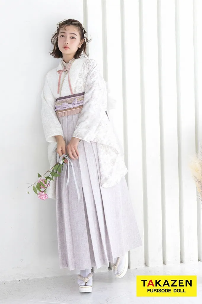 くすみカラーガーリー　白/淡い色　シャギー素材　かわいい　女の子らしい　フェミニン　おしゃれ　レース袴ネットレンタル　R26017