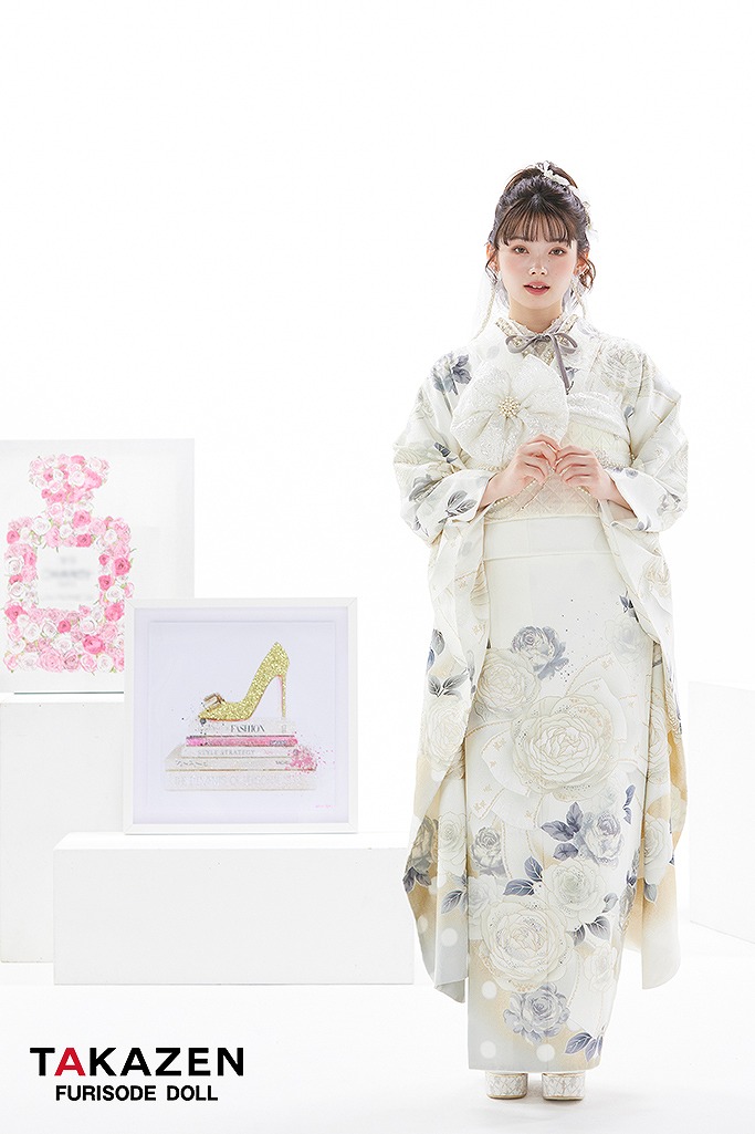 ヘップバーンシャネルカラー　白/ゴールド　バラ/リボン柄　スワロフスキー　おしゃれな　ドレッシー　カメリア柄帯　南琴奈　24004