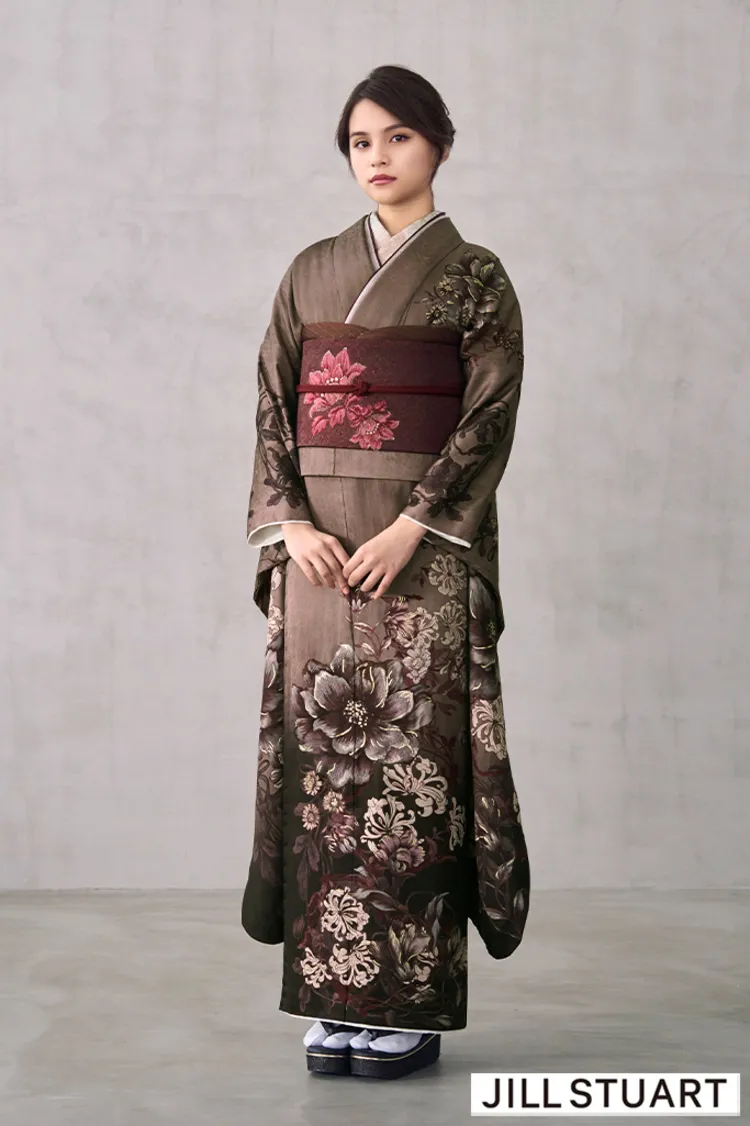 JILL STUARTブランド振袖ネットレンタル　ブラウン　ヴィンテージスタイル　柄大きめ　おしゃれ　大人っぽい　K1318