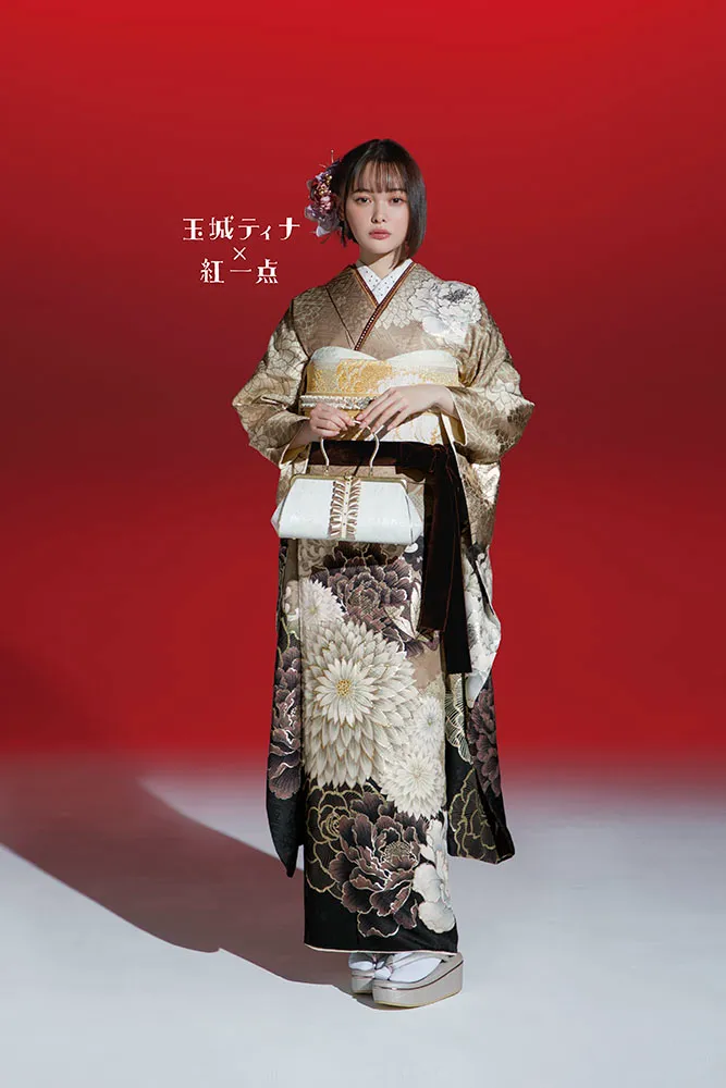 玉城ティナ×紅一点ブランド振袖ネットレンタル　ベージュ/ダスティーカラー　大柄/乱菊　大人っぽい　古典柄　おしゃれ　K1182