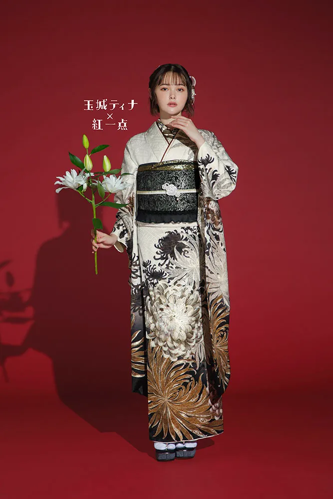 玉城ティナ×紅一点ブランド振袖ネットレンタル　ニュアンスカラー/テラコッタ　乱菊/大柄　個性的　大人っぽい　人とかぶらない　かっこいい　K1188
