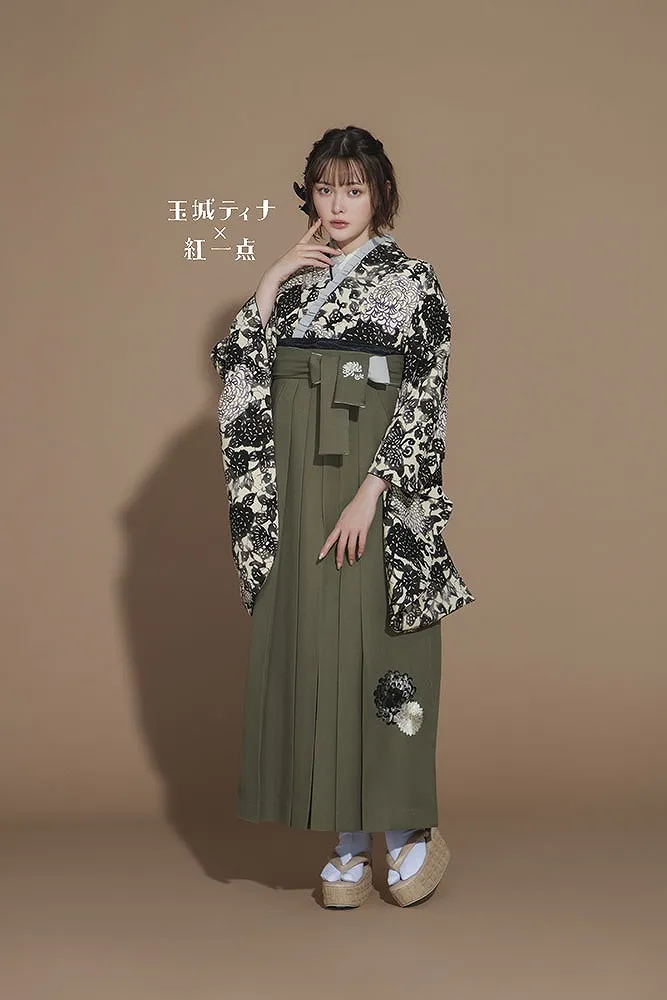 玉城ティナ×紅一点最新作振袖ネットレンタル　正統派古典　黒　菊柄　大人っぽい　清楚　オシャレ　R26069
