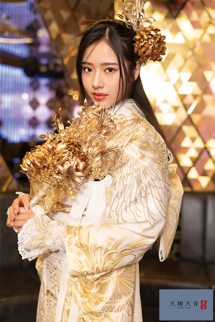 きれいめモード系　白金　乱菊柄　目立つ　派手　人と被らない　きれいめ　天翔天音振袖ネットレンタル　K1193