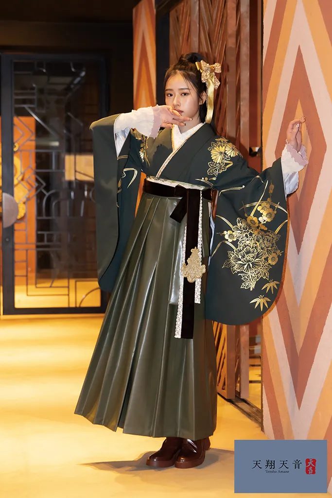 天翔天音ブランド袴ネットレンタル　ヴィンテージスタイル　レザー袴　かっこいい　スタイリッシュ　ブーツスタイル R26074