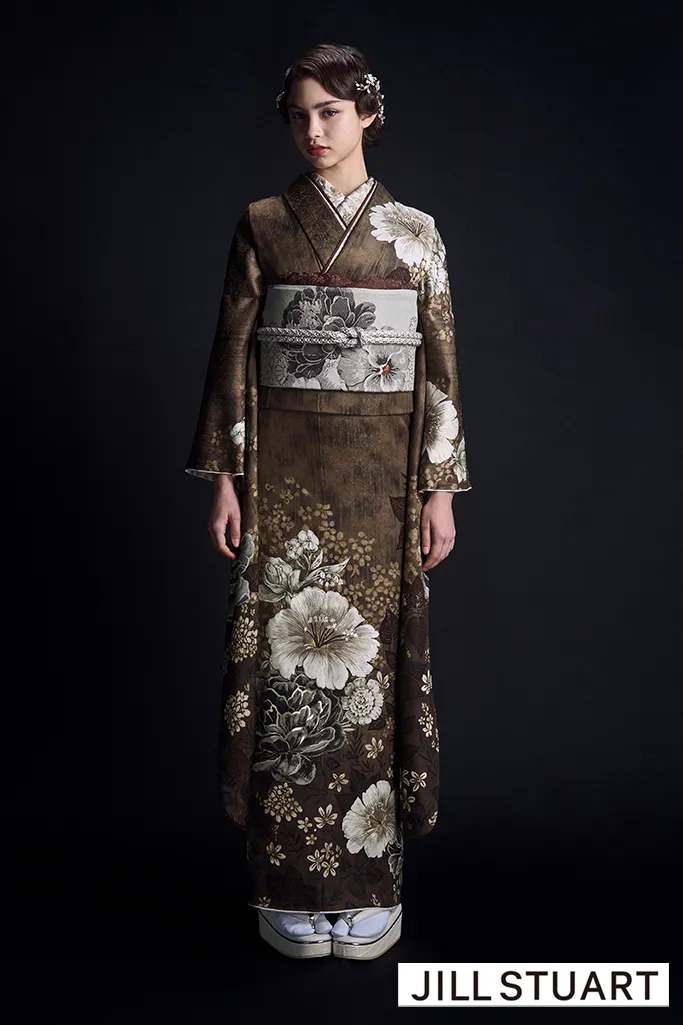 JILL STUARTブランド振袖ネットレンタル　ブラウン　ピオニー　ヴィンテージスタイル　大人っぽい　ノスタルジック　綺麗系　K1198