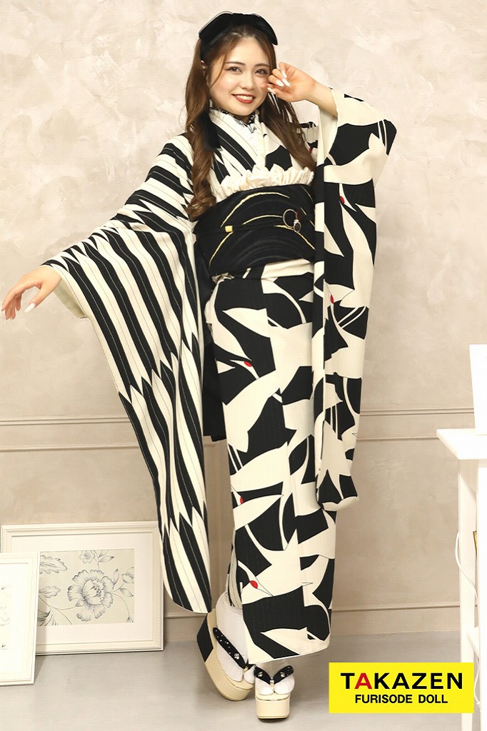 シンプル　安いレトロ　黒/白/モノトーン　鶴柄　人気　個性的　おしゃれ　レトロモダン振袖ネットレンタル　目立つ　被らない　32007