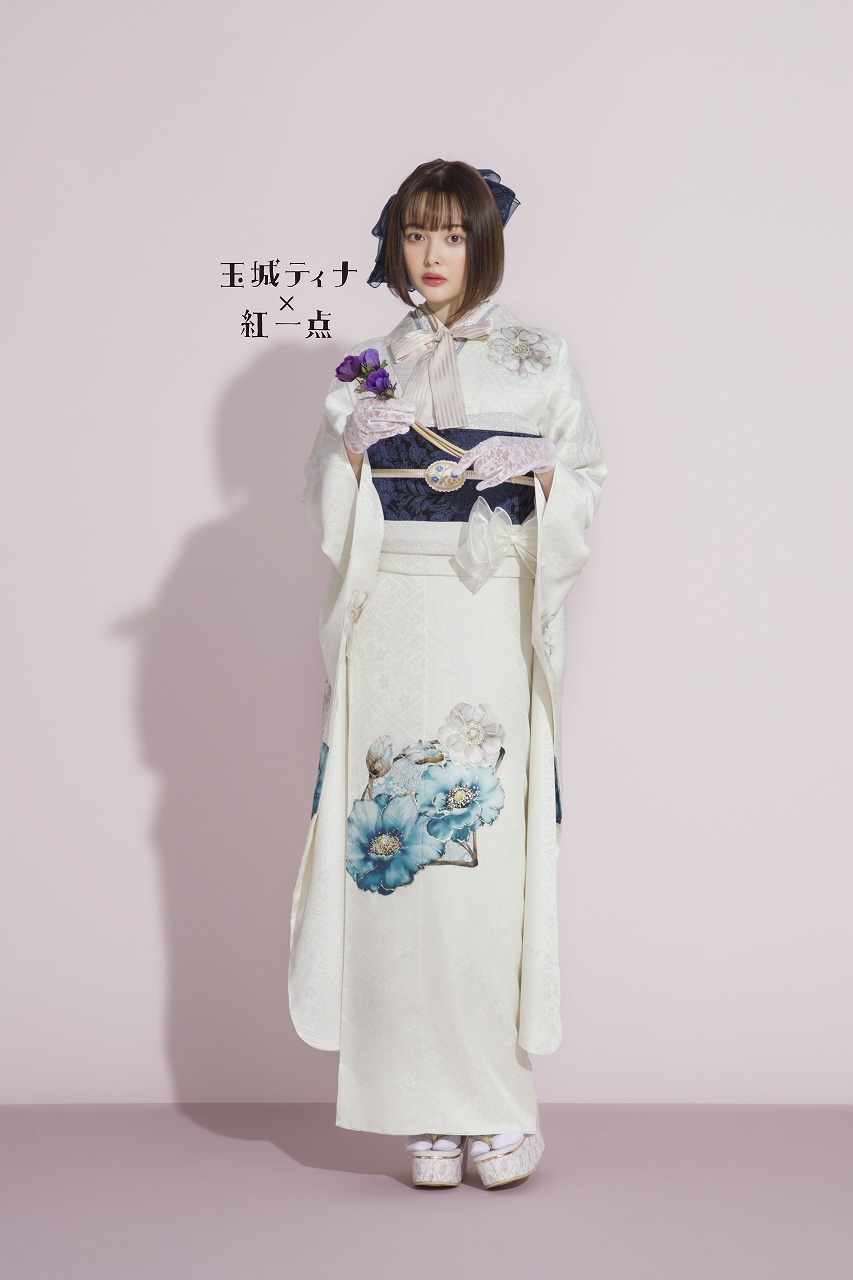 玉城ティナ×紅一点振袖ネットレンタル　白/青(ターコイズブルー)　シンプル　ワンポイント柄　上品　リボンコーデ　レースコーデ　K788