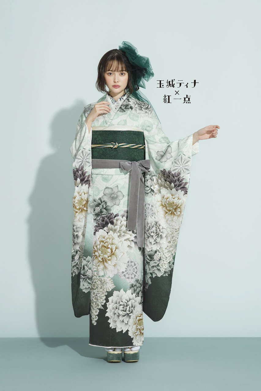 玉城ティナ×紅一点振袖ネットレンタル　ミントグリーン/緑　牡丹柄/藤の花　淡い色　ワントーンコーデ　華やか　大人っぽい　K789