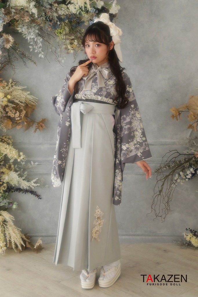 くすみカラーガーリー　グレー　ボタニカルフラワー　淡い色　ガーリー　袴ネットレンタル　ふーりー　GH5