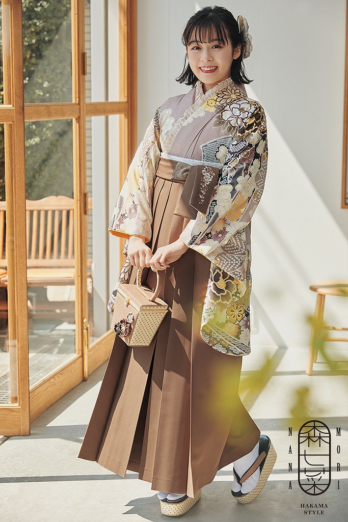 森七菜袴ネットレンタル　くすみカラー/ベージュ　古典柄　ニュアンスカラー　淡い色袴ネットレンタル　　R23065