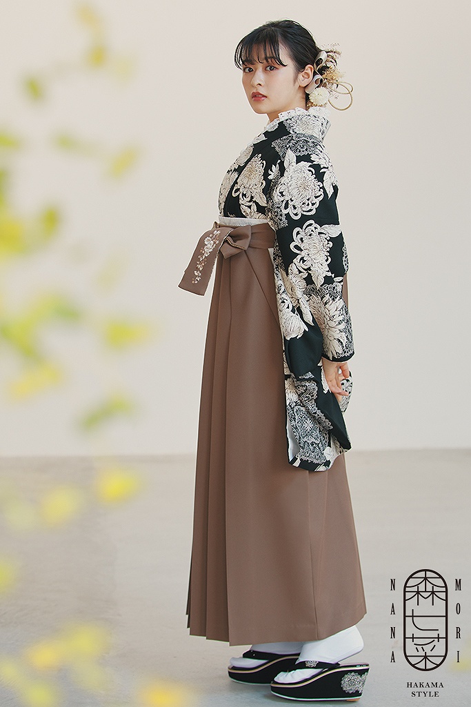 森七菜袴ネットレンタル　モノトーン/白/黒　菊柄　おしゃれ　黒ベース　おしゃれ　R23068