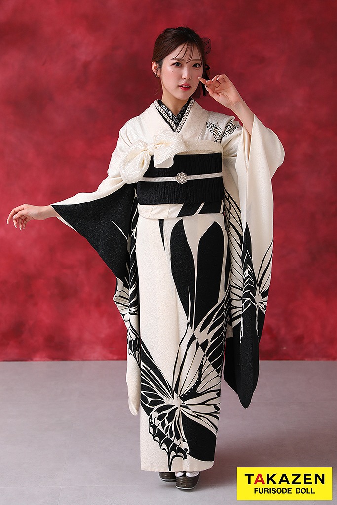 クール系　白黒/モノトーン　蝶々柄　シンプル　かっこいい　モード系　ギャル人気　目立つ振袖ネットレンタル　YK249