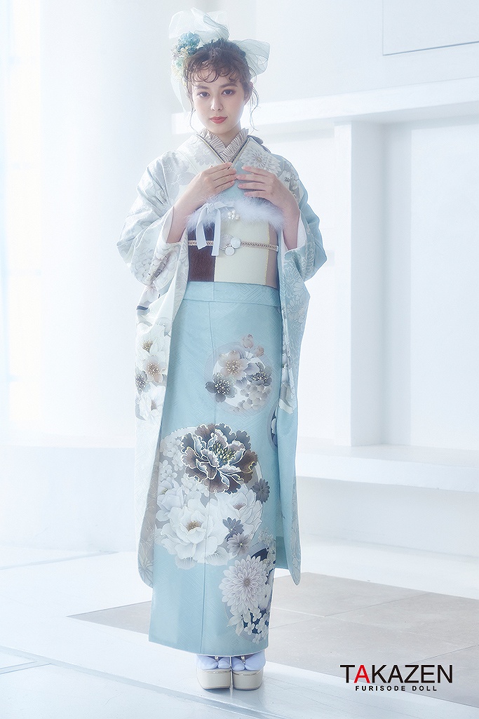 くすみカラー古典　ミントグリーン/淡色　牡丹柄　ダスティーカラー　大人っぽい　綺麗　清楚　玉城ティナ×紅一点振袖　木下エリカ　LB7