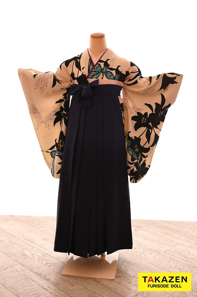 安いモード系袴　白　ユリ柄　オシャレ　かっこいい　シンプルな着こなし　安い袴ネットレンタル　Y29