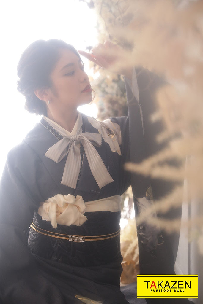 玉城ティナ×紅一点　グレー　ワンポイント柄/バラ柄　シンプル　大人っぽい　ダスティーカラー　ブーツスタイル　YK215