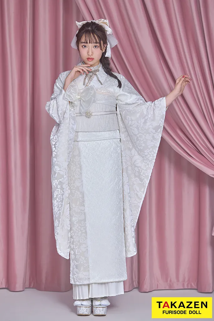 くすみカラー　オフホワイト　ベルベット生地/ジャガード生地　かわいい　お洒落　プリーツスカート　ガーリーな振袖　藤岡舞衣　26056