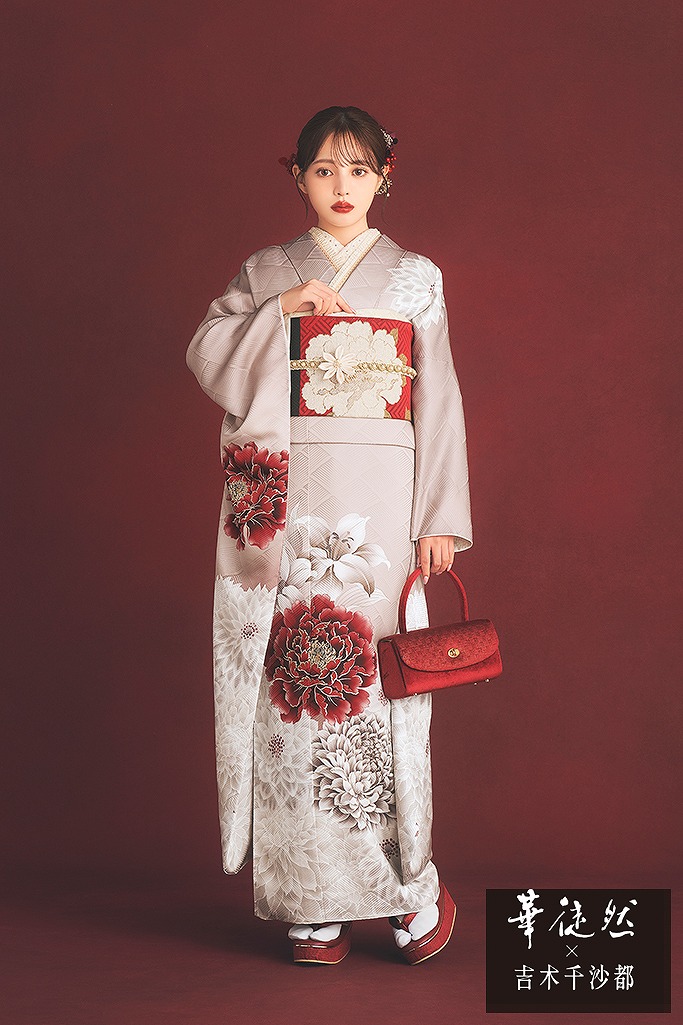 華徒然×吉木千沙都　サーモンピンク/赤　牡丹柄　シンプル　すっきりした振袖　かわいい　ワンポイント【通販可】K1117