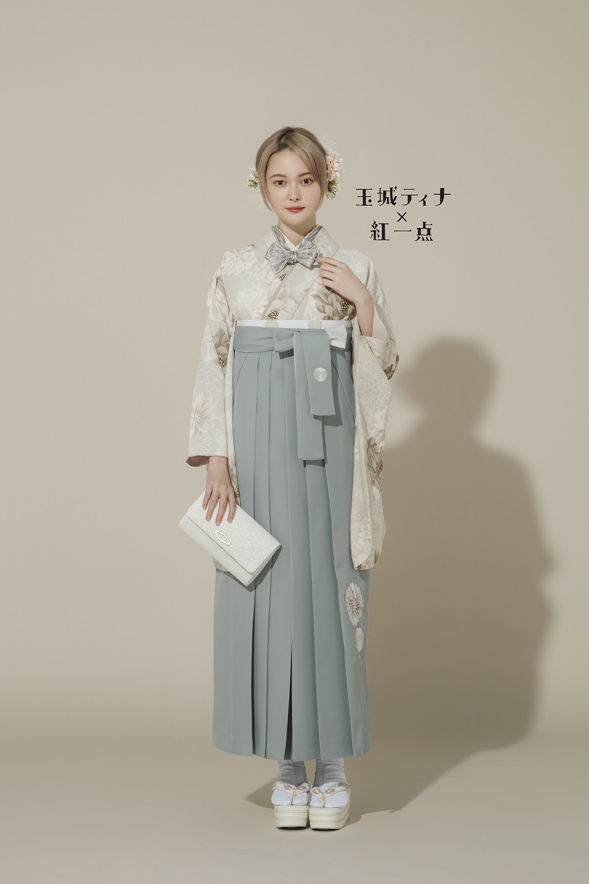 玉城ティナ×紅一点袴ネットレンタル　グレー/ベージュ　菊柄　ニュアンスカラー　淡い色　　ヴィンテージレトロ　　R22019