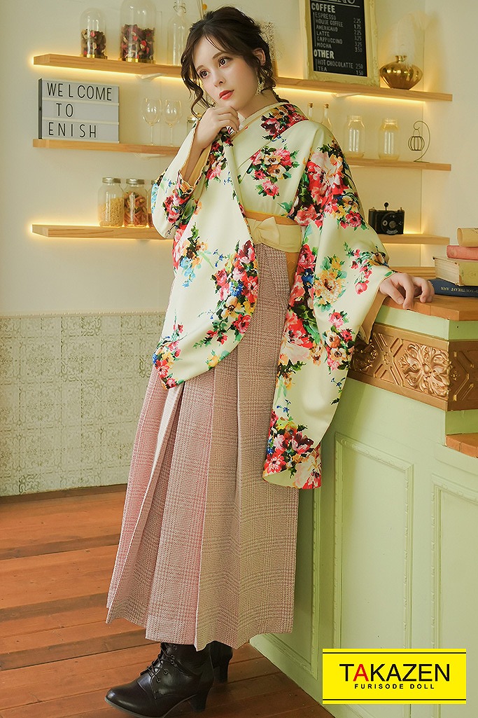 キュートガーリー　クリーム/ピンク　小花柄　かわいい　お人形さんコーデ袴ネットレンタル　西洋風　K23017