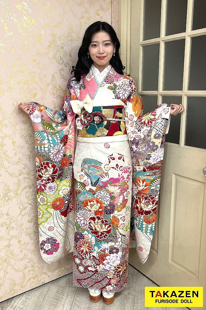 正統派古典　白/ピンク/水色　牡丹柄/琉球柄　個性派　華やか　綺麗な振袖ネットレンタル　M5