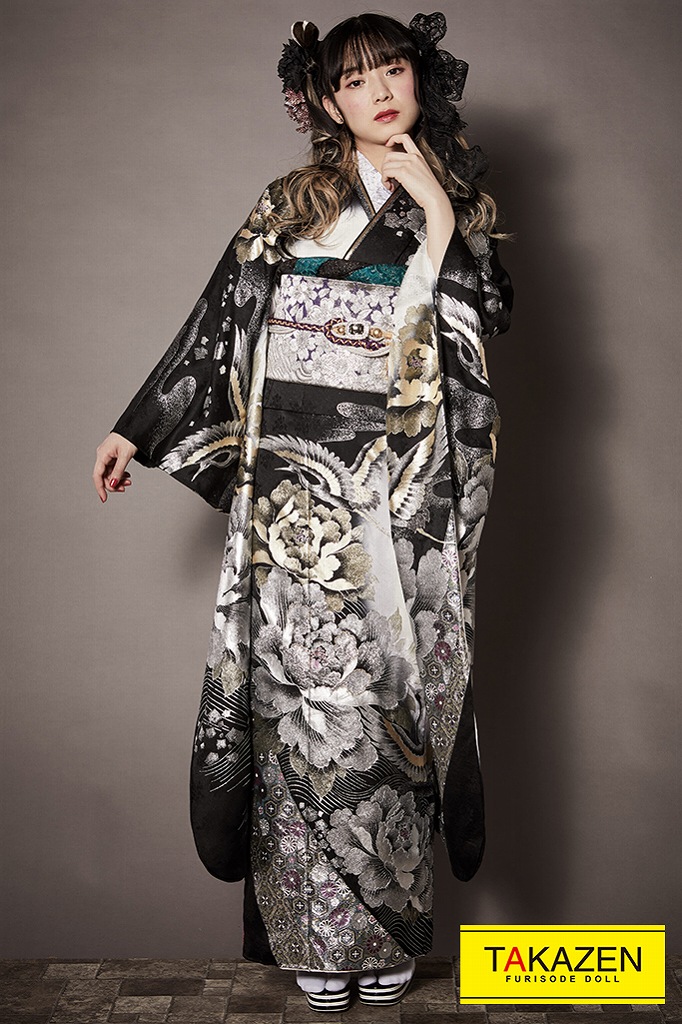 モード　　黒/シルバー(銀色)　牡丹柄　桂由美プレミアム振袖ネットレンタル　派手　グラマラス　かっこいい系　K260