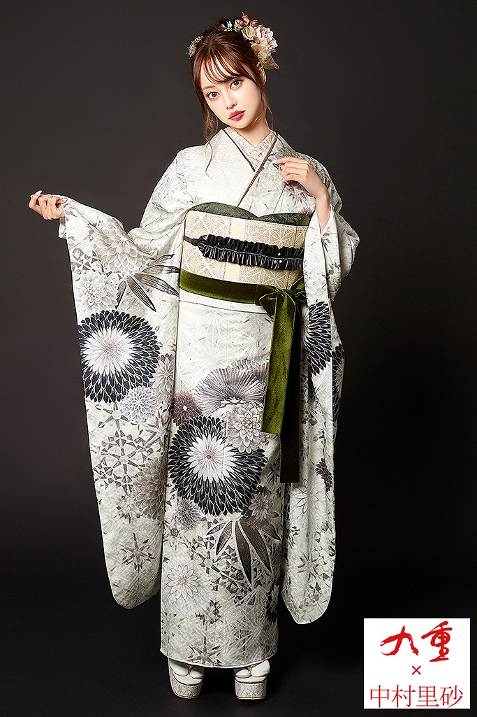 九重×中村里砂振袖ネットレンタル　白/黒/白地　菊柄　大柄　モノトーン　おしゃれ　　トレンド　K655