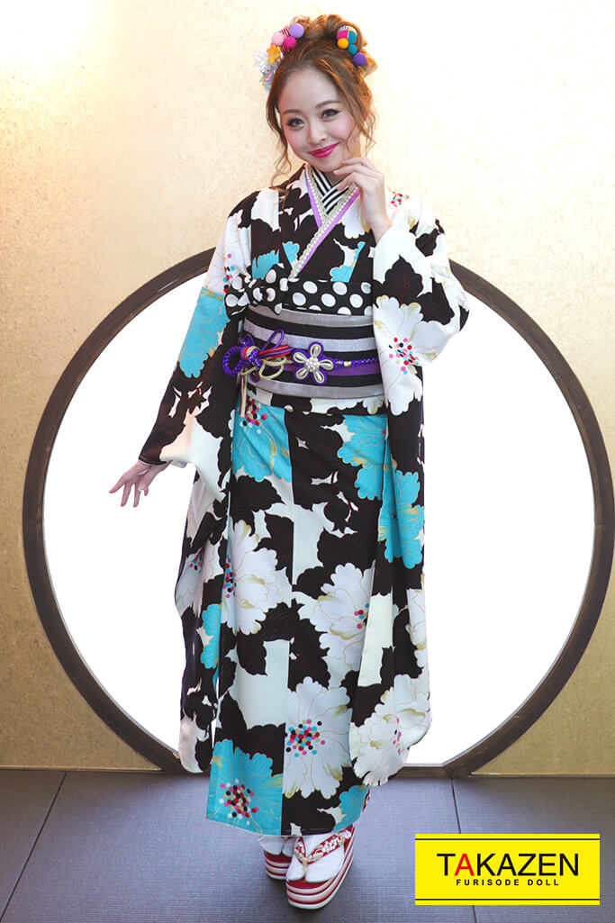 レトロポップ　白/黒/水色(ブルー)　ボタン柄/総柄　個性的　目立つ振袖ネットレンタル　かわいい系　派手　K0027