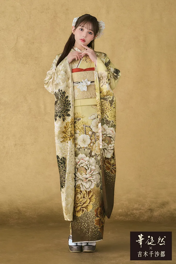 華徒然×吉木千沙都振袖ネットレンタル　クリーム/黄色　牡丹柄/蝶々柄　かわいい　くすみカラー　統一感のある着こなし　K1265