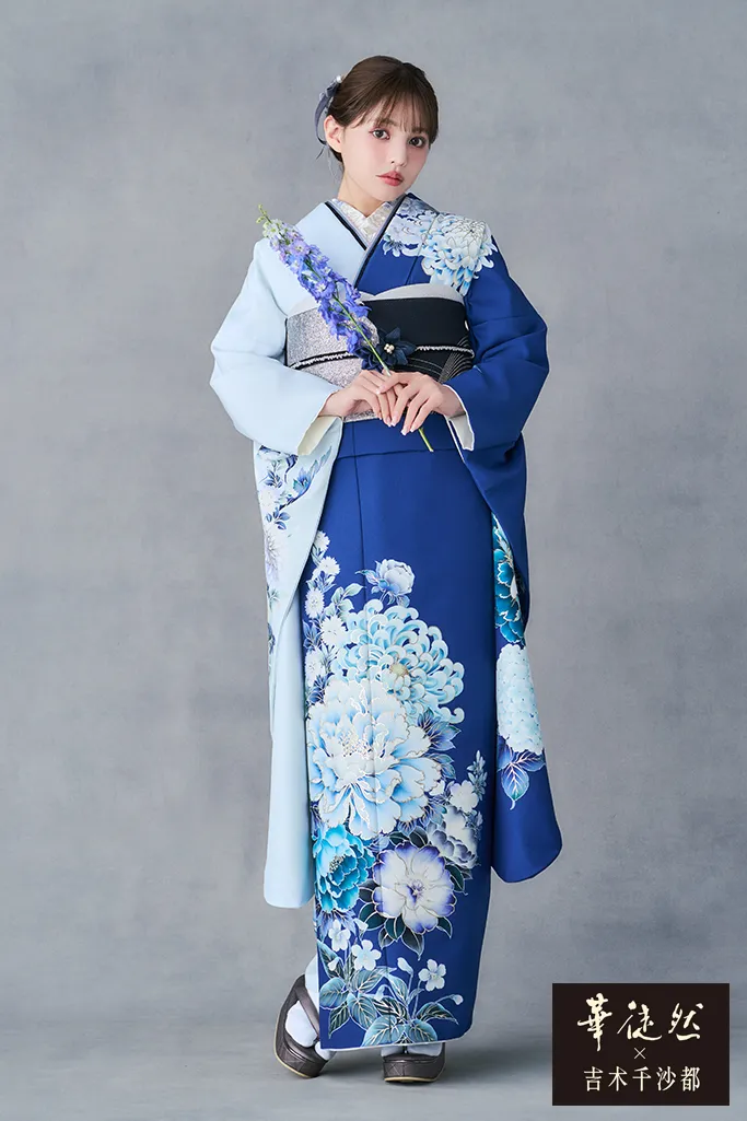 華徒然×吉木千沙都振袖ネットレンタル　青/水色　牡丹柄　寒色系　おしゃれ　統一感のある着こなし　K1271