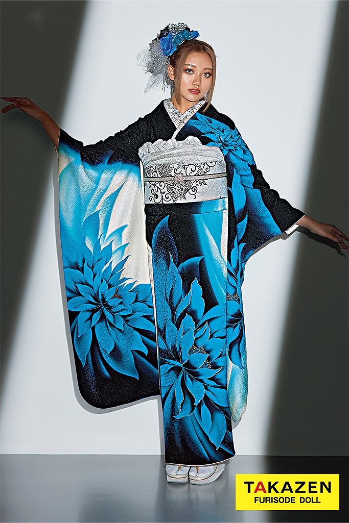 クール系　青/黒/白　水連柄/大柄　かっこいい　モード　シンプルギャル振袖　クールビューティー　目立つ振袖　中村りおん　32129