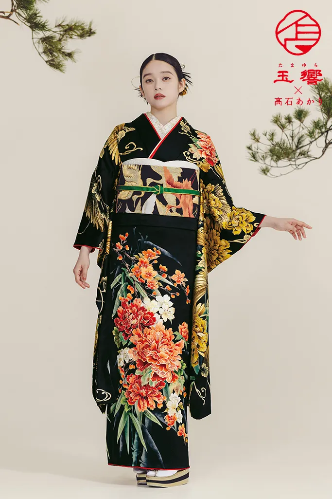 玉響×髙石あかりブランド振袖ネットレンタル　正統派古典　黒/黒ベース　牡丹柄　かっこいい　シック　大人っぽい　K1276