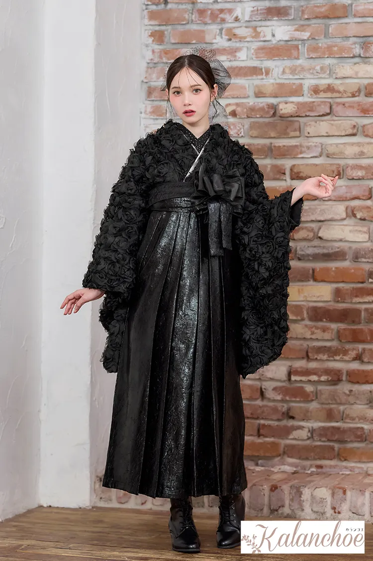 ヴィンテージ袴ネットレンタル　黒　ふわふわ　オシャレ　統一感のある着こなし　ブーツコーデ　R26082