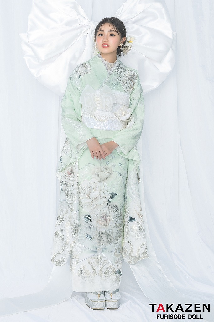 ヘップバーンコスメカラー　ミントグリーン　薔薇柄　キラキラ　スワロフスキー/パール付き　フェミニン　キルティング帯　香音　ガーリー振袖ネットレンタル　26005