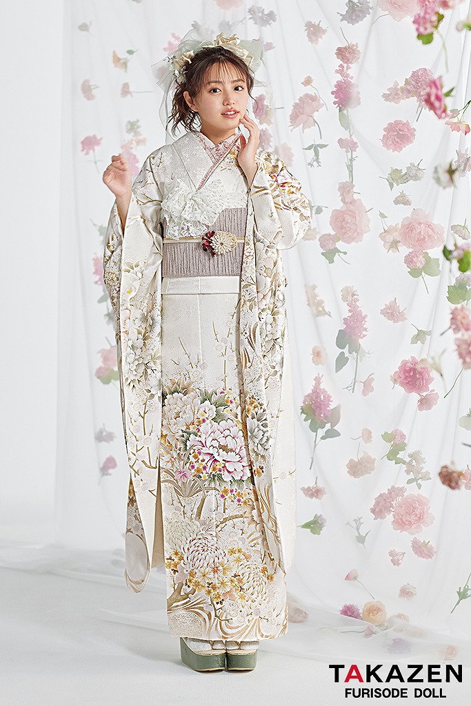 くすみカラーガーリー　アイボリー/白ベース　牡丹柄　透明感　綺麗　かわいらしい　オフカラー　香音ちゃん　25019