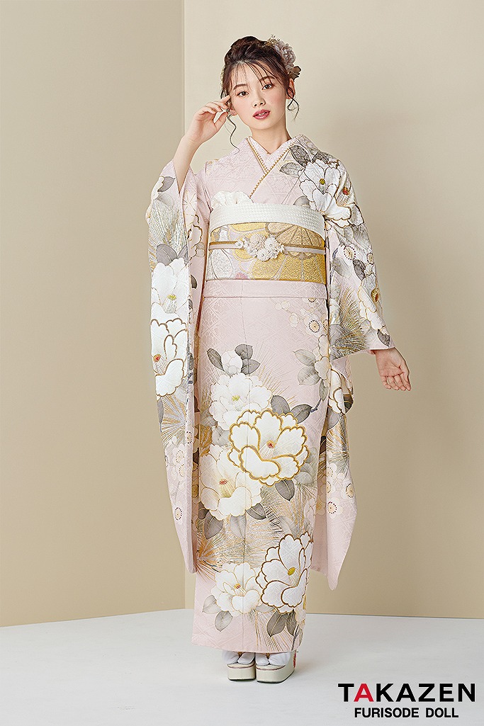 くすみカラー古典　淡い色/薄ピンク　椿柄　かわいい　透明感　統一感のある着こなし　トレンド振袖　南琴奈　24019