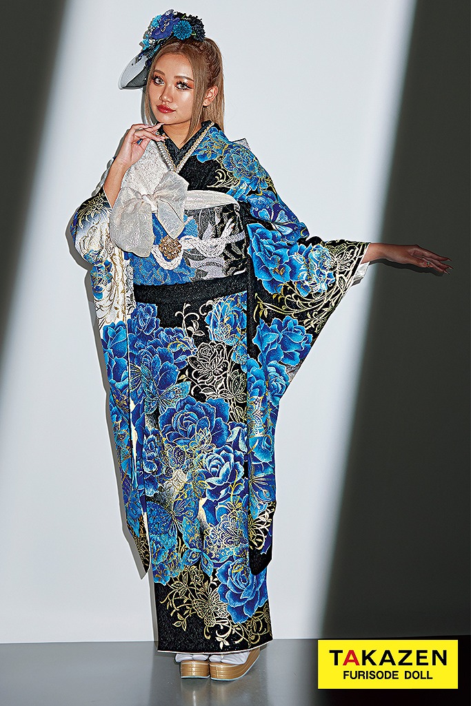 クール系　ブルー(青)/白/黒　バラ柄/柄多め　モード　人気　クール　派手　かわいい　目立つ振袖　ギャル振袖　中村りおん　32116