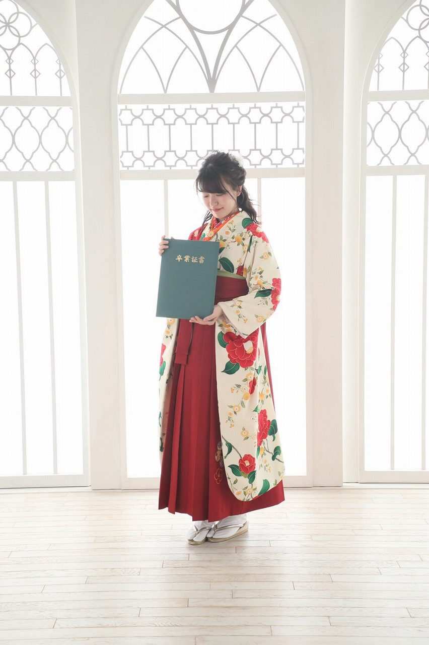 袴はかわいくて色合いもばっちりでした。