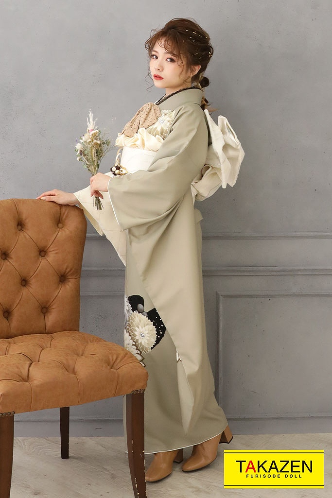 くすみカラー振袖　ベージュ　ネットレンタル