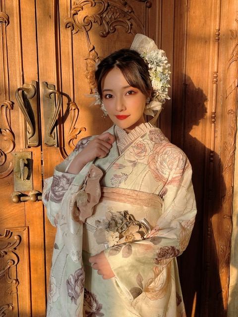 村瀬紗英 振袖 可愛い 淡い くすみカラー 成人式