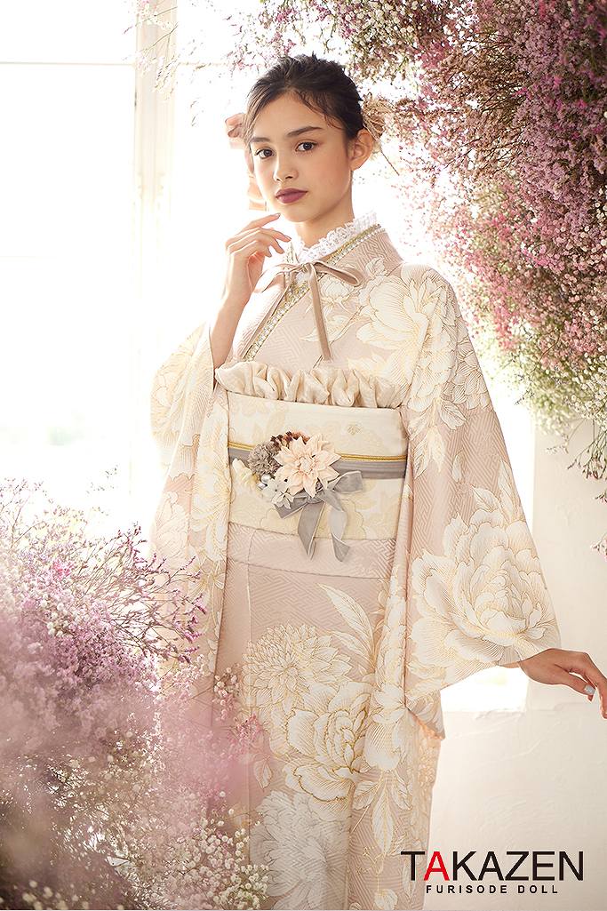 振袖流行り　くすみカラー