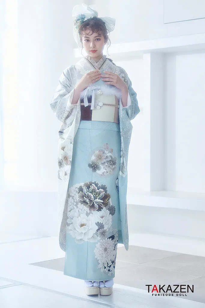 玉城ティナ×紅一点　振袖　ネットレンタル　水色