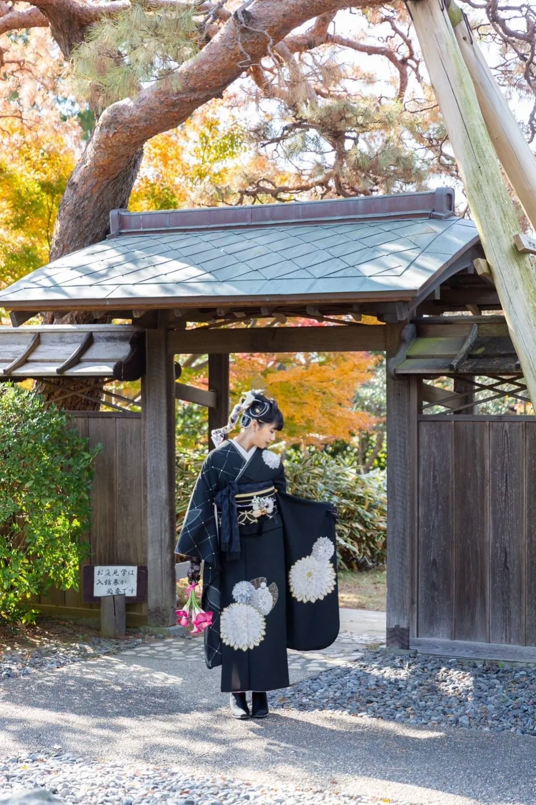 左右の柄が違い、個性的で目立ちました。