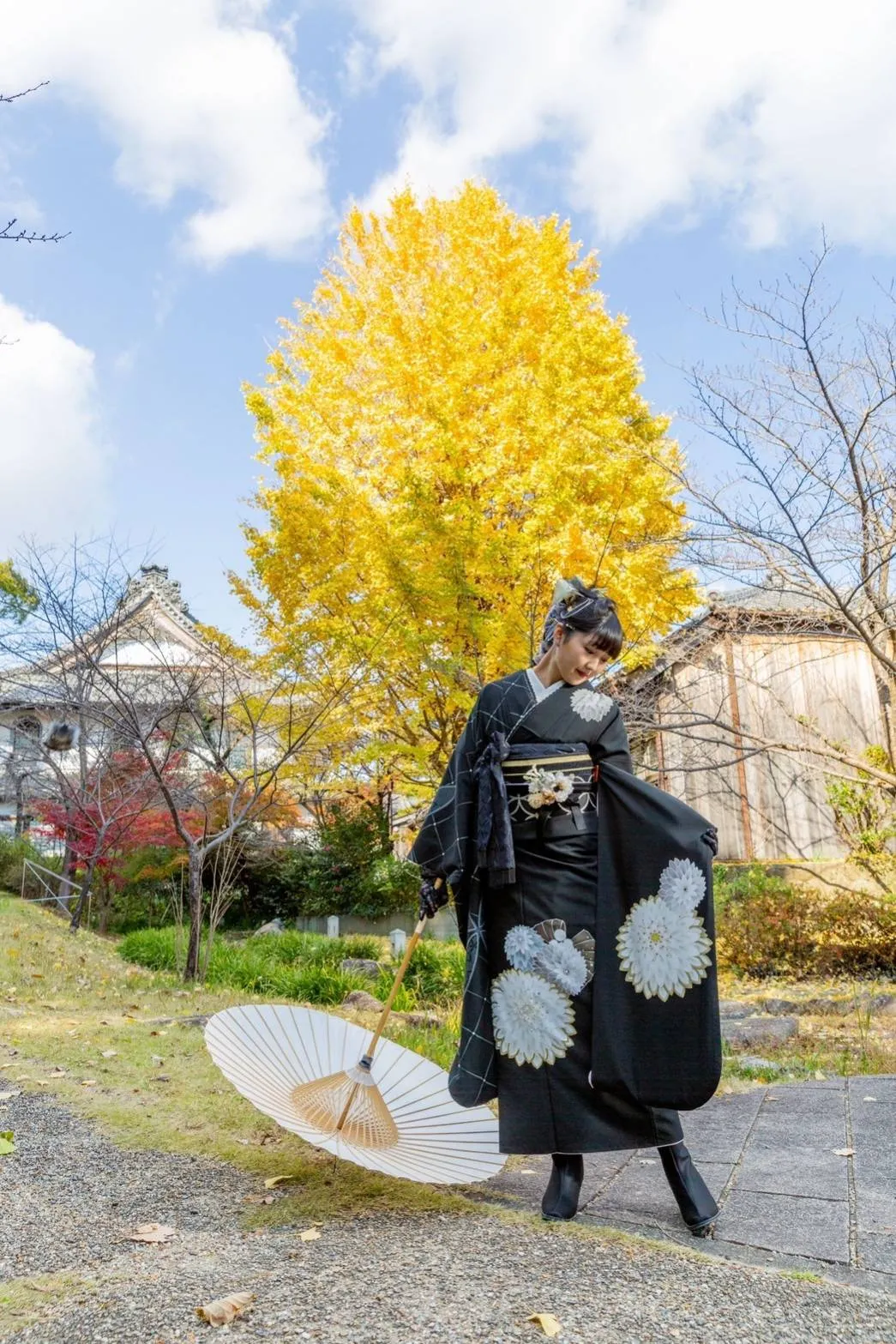 左右の柄が違い、個性的で目立ちました。