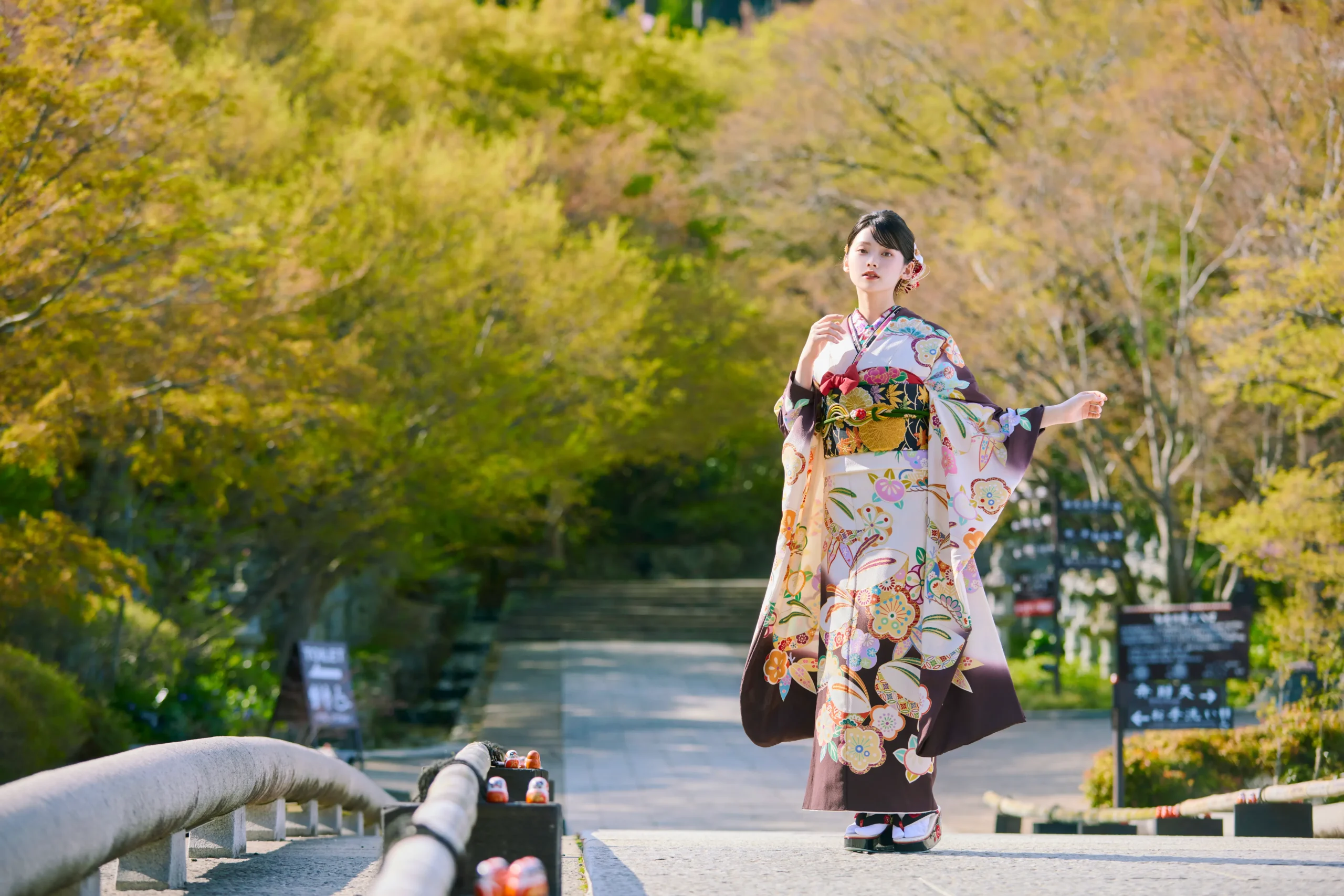 振袖　成人式　ネットレンタル　白　ブラウン　古典　高級感　南琴奈　綺麗　可愛い