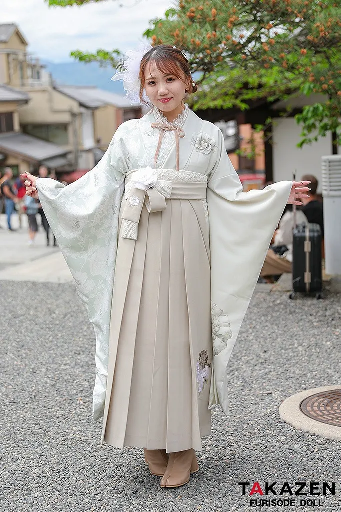 袴　ネットレンタル　振袖袴　卒業式　ベージュ