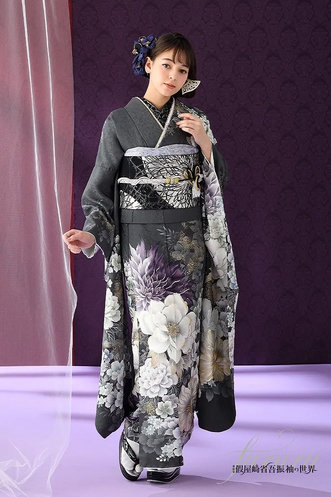 假屋崎省吾デザイン振袖　新作