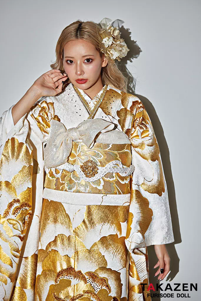 成人椎　振袖　ネットレンタル　モード　ゴールド　キラキラ　ぴょな